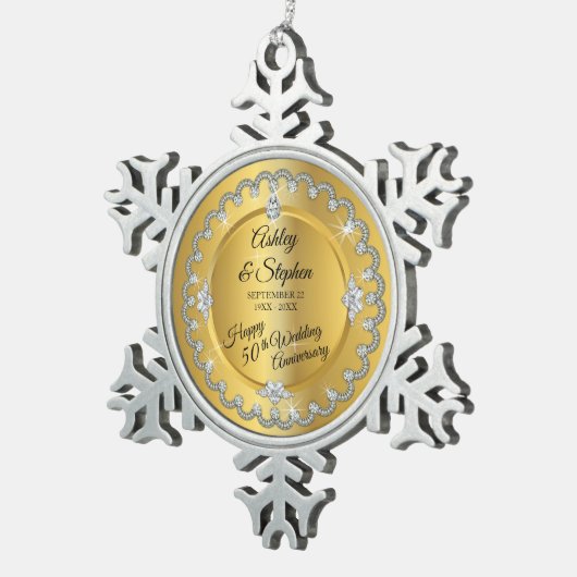 エレガントな金ゴールドのダイヤモンド第50の結婚記念日 スノーフレークピューターオーナメント (右)