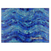 エレガントな青いモザイクの波のステンドグラス カッティングボード (正面)