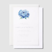 エレガントな青い牡丹の結婚式招待状 ベラム紙招待状 (オフセット)