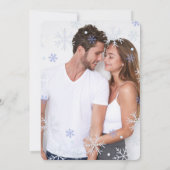 エレガントな青い雪の結晶のウィンターワンダーランドのウェディング 招待状 (裏面)