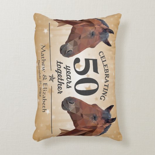エレガントな馬のカスタムな金ゴールド第50の結婚記念日 アクセントクッション (正面(垂直))