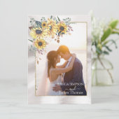 エレガントな黄色の水彩画の  陽気なひまわり 招待状 (スタンド正面)