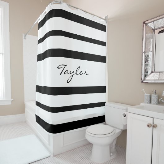 エレガントな黒のストライプの名前をカスタムするを用いる白単に シャワーカーテン (インサイチュ)
