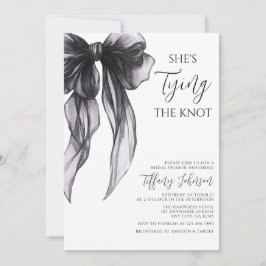 エレガントな黒リボンの「She's Tying the Knot」ブライダルシャワー 招待状