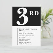 エレガントな3歳の誕生日招待状 ブラック チック ガール 招待状 (スタンド正面)