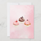 エレガントな ブッシュピンクのスイート カップケーキ 誕生日パーティー 招待状 (裏面)