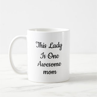 エレガントな「One Awesome Mom」スクリプト コーヒー コーヒーマグカップ