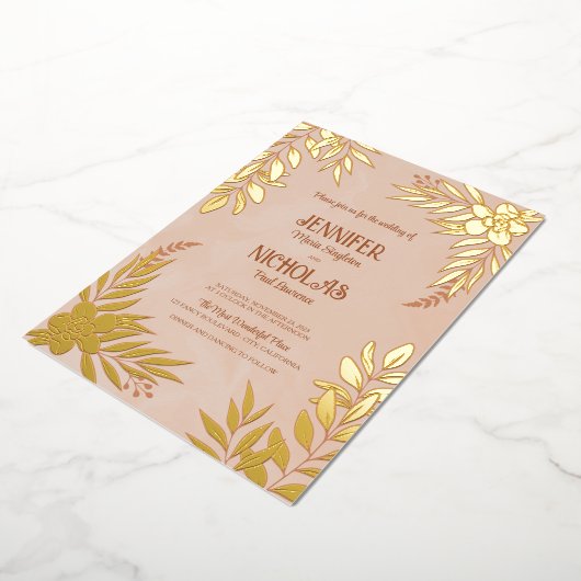 エレガントの花葉とオーナメント結婚の 箔招待状 (回転した状態)