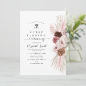 エレガントほこりっぽいバラフローラナースピン留め式 招待状 (スタンド正面)