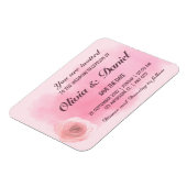 エレガントほこりっぽいピンク色のローズ結婚フローラ マグネット (左側)