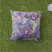 エレガントほこりっぽい紫の青い水色アジサイ アウトドアクッション (芝生)