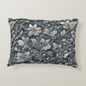 エレガントほこりっぽい青い銀の白い灰色フローラ アクセントクッション (裏面)