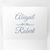 エレガントほこりっぽい青、白いタイポグラフィ写真結婚の写真 三つ折り招待状 (内部最初)