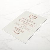 エレガントアイボリーおよびバラ金ゴールドハート結婚リース 箔招待状 (回転した状態)