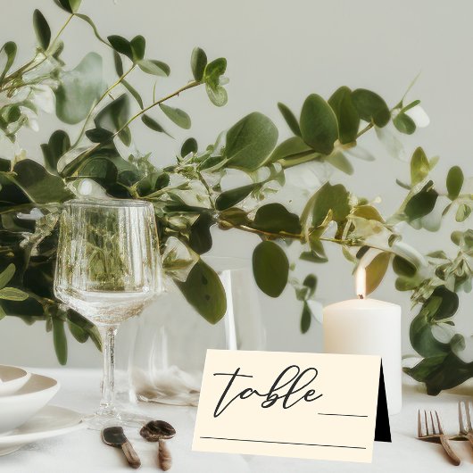 エレガントアイボリーミニマルタイポグラフィ結婚ズテーブル プレイスカード