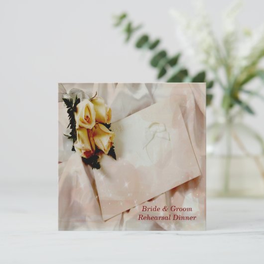 エレガントアイボリー&イエローローズリハーサルディナーカード 招待状 (スタンド正面)