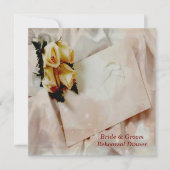 エレガントアイボリー&イエローローズリハーサルディナーカード 招待状 (正面)