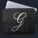 エレガントイニシャルGダイヤきらめくンモノグラム ラップトップスリーブ<br><div class="desc">黒エレガントと白のスパーキング・ダイヤモンドイニシャルG.その他の文字は間来もなく来る。これを行うのに時間がかかるので、あなたのイニシャルが早く取得するために私に電子メールを送る。これはダイヤモンドのイメージであり、実在偽のイメージではない。</div>