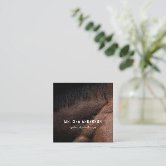 エレガントウマ科のカイロプラクター スクエア名刺 (スタンド正面)