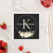 エレガントカスタムモノグラム名ホワイトローズオンブラック スタンダードカクテルナプキン (インサイチュ)