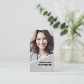 エレガントクラシック求職者ミニマルな上品グレー 名刺 (スタンド正面)