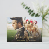 エレガントクラシック金ゴールドスクリプトフォトオーバーレイ結婚の サンキューカード (スタンド正面)