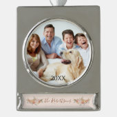 エレガントクリスマスウォーター色赤面フローラ写真 シルバープレートバナーオーナメント (正面)