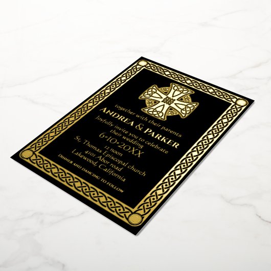 エレガントケルト結び目模様ブラックと金ゴールド 箔招待状 (回転した状態)