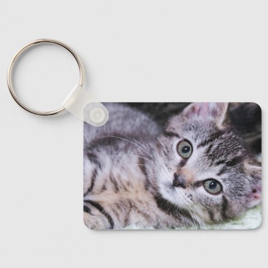 エレガントシグネチャーモダンググレーモノグラム黒写真 キーホルダー (裏面)