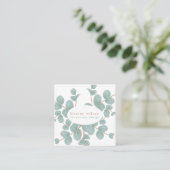 エレガントシルバーユーカリパーソナライズされたブランチ スクエア名刺 (スタンド正面)