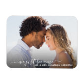 エレガントシンプル金ゴールド写真たった今結婚しました結婚の マグネット (横)