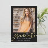 エレガントスクリプモダントはっきりしたブラックフォト卒業 案内状 (スタンド正面)