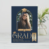 エレガントスタイリッシュモダン写真金ゴールド卒業帽子 招待状 (スタンド正面)