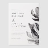 エレガントスモーキーな花サイド文字ブラック結婚ズ ベラム紙招待状 (正面)