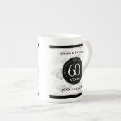 エレガントダイヤモンド結婚60周年 ボーンチャイナマグカップ (正面右)
