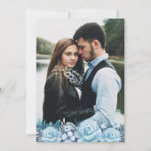 エレガントダスティブルーフローラ水彩写真結婚の 招待状 (裏面)