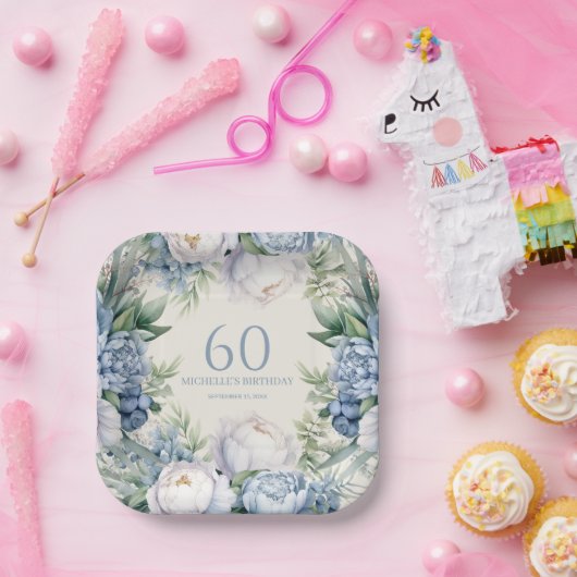 エレガントダスティブルーホワイトフローラ60誕生日 ペーパープレート (パーティー)