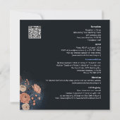 エレガントダークブルーフローラデザインとピーチアクセント 招待状 (裏面)