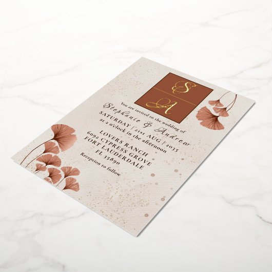 エレガントテラコッタと実在金ゴールドモノグラム結婚ズ 箔招待状 (回転した状態)