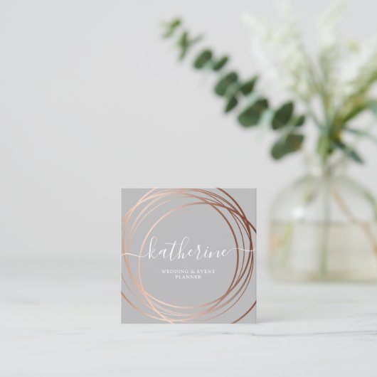 エレガントバラ金ゴールド&グレーイベントプランナー  スクエア名刺 (スタンド正面)