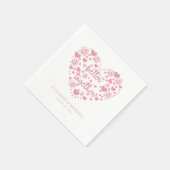 エレガントパーソナライズされたハートと花結婚の スタンダードカクテルナプキン (角)