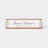 エレガントピンク色のフローラパーソナライズされた デスクネームプレート (正面)