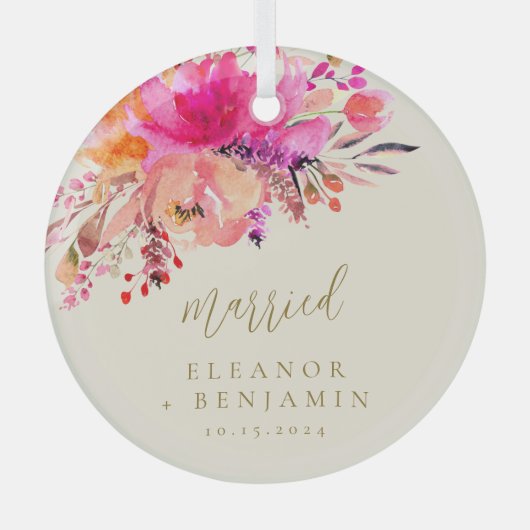 エレガントピンク色のフローラ結婚したカスタマイズ ガラスオーナメント (正面)