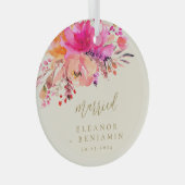 エレガントピンク色のフローラ結婚したカスタマイズ ガラスオーナメント (正面右)