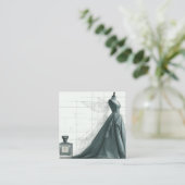 エレガントファッションエンクロージャカード – ガウン&香水 エンクロージャーカード (スタンド正面)