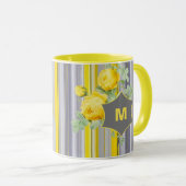 エレガントフローラスティップサニーイエローグレーモノグラム マグカップ (正面右)