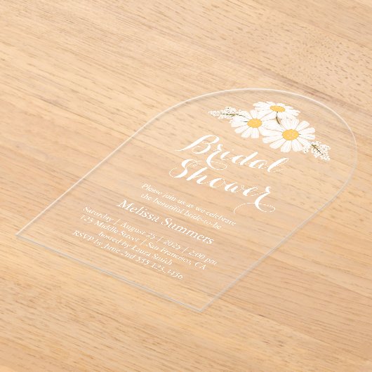 エレガントフローラホワイトデイジーブライダルシャワー アクリル招待状 (レイダウン)