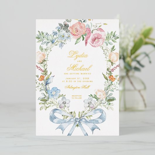 エレガントフローラリースの紋章 | モノグラム結婚ス 箔招待状 (立ち正面)