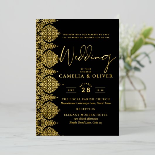 エレガントブラックゴールド華美フォイル結婚レース 箔招待状 (立ち正面)