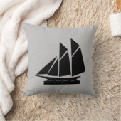 エレガントブラックヨットオンライトグレー クッション (ブランケット)